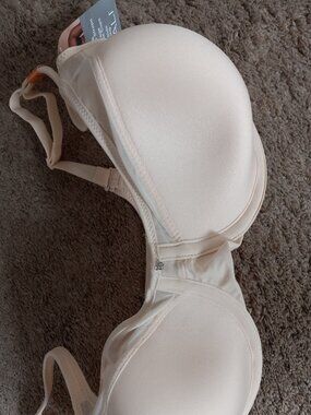 Bali One Smooth U Ultra Light Underwire Bra Beige 34DD NWT